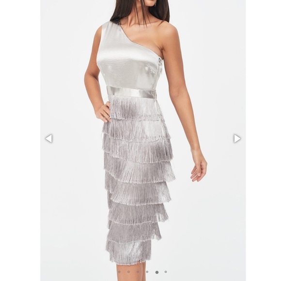 Stunning Lavish Alice dress - Picture 4 of 9